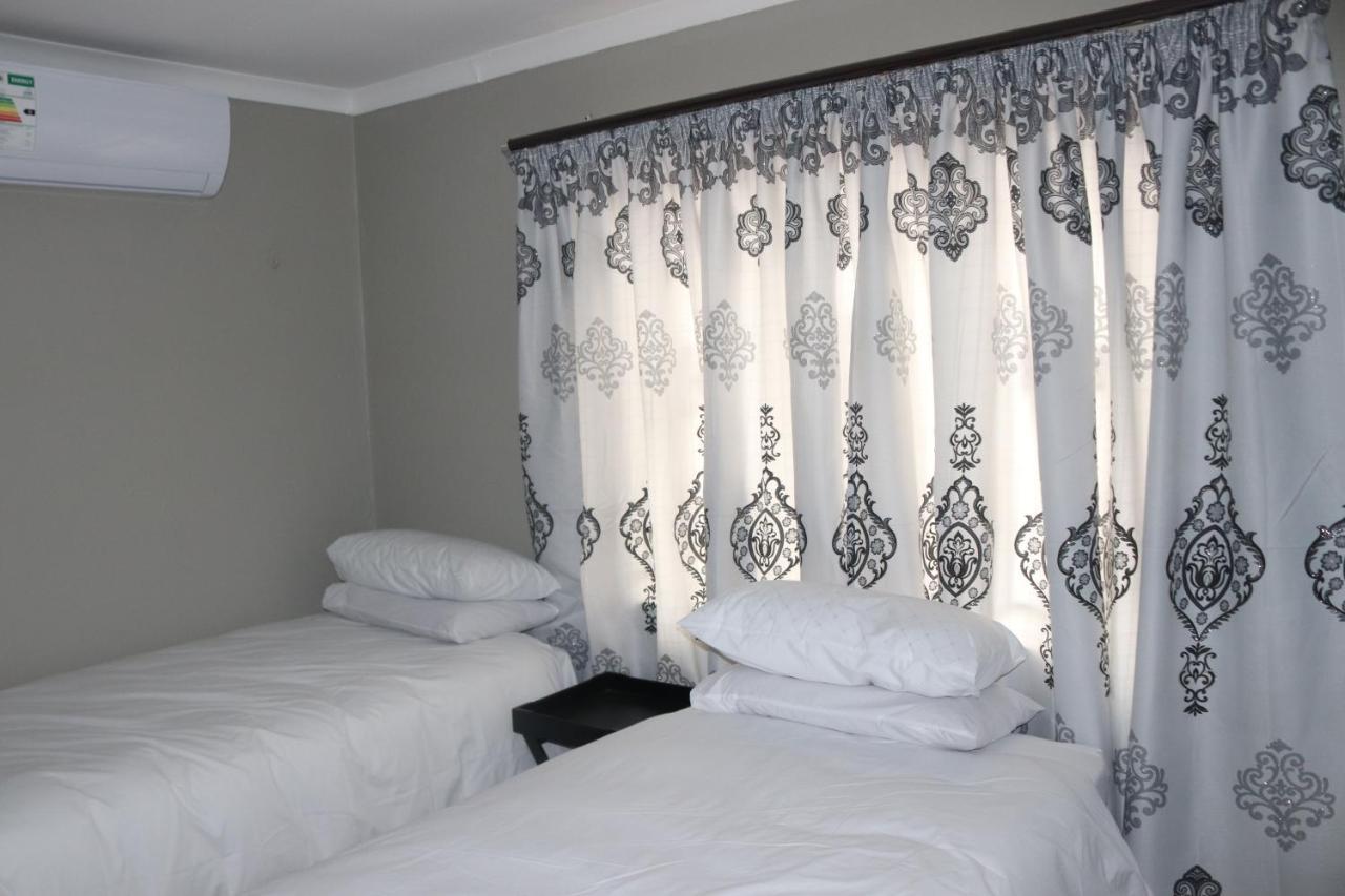 Tlelakufuma Guest House Johannesburg Exterior photo